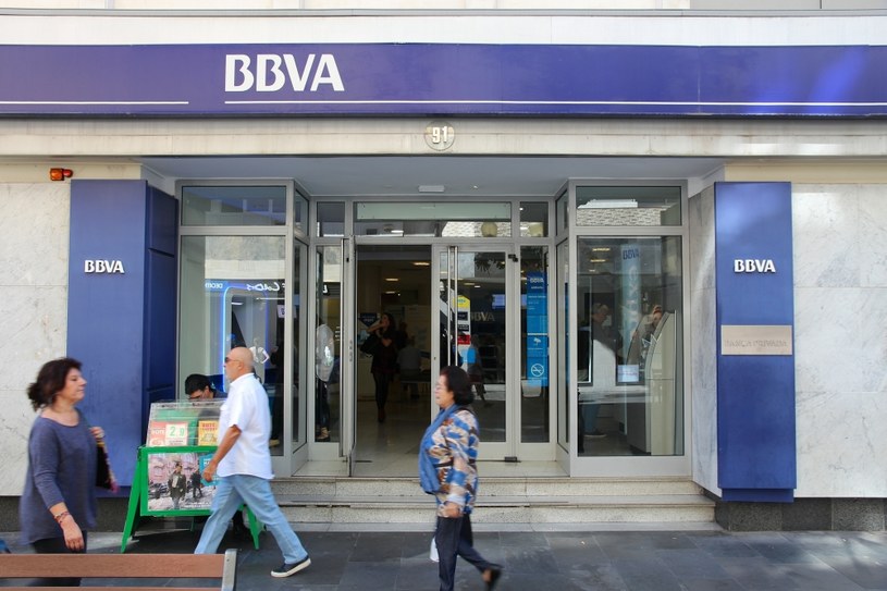 Madryt wczoraj zlecił pośrednictwo w sprzedaży obligacji m.in. hiszpańskiemu bankowi BBVA /123RF/PICSEL