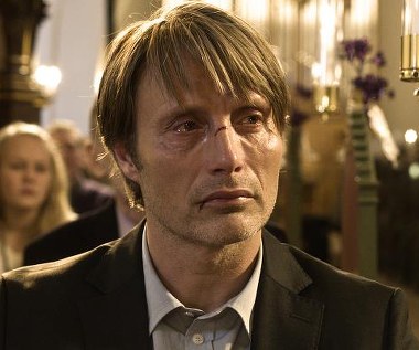 Mads Mikkelsen w scenie z filmu "Polowanie"