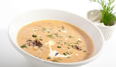 Magda Gessler tylko tak zabiela zupę. Jest kremowa i nigdy się nie warzy 