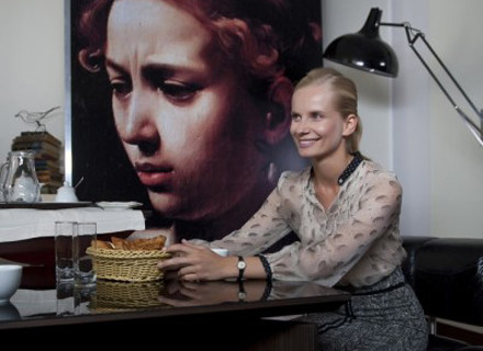 Magdalena Cielecka na planie serialu "Hotel 52" /Polsat