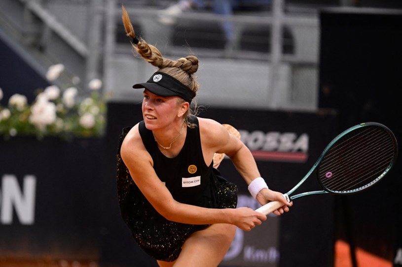 Magdalena Fręch - Marketa Vondrousova. Wynik meczu na żywo, relacja live. 2. runda WTA 500 w Strasbourgu.