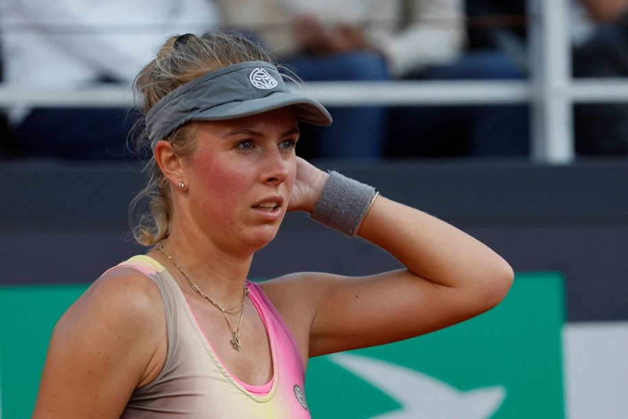 Magdalena Fręch odpadła z turnieju WTA /Fabio Frustaci /PAP/EPA