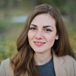 Magia henny pudrowej do brwi. Co zyskasz dzięki temu zabiegowi?