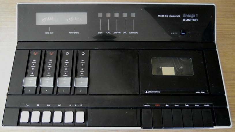 Magnetofon kasetowy M536SD Finezja 1 /Kazubek /Wikipedia