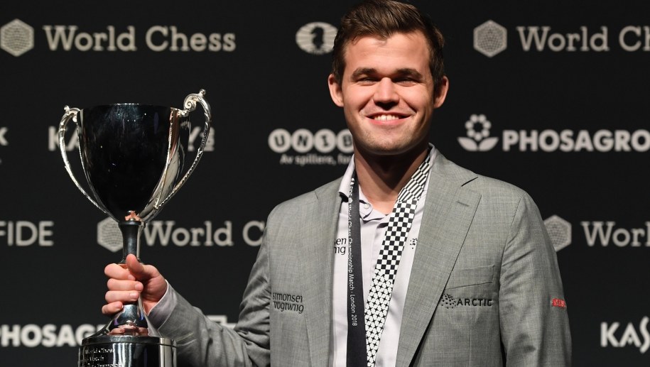 Magnus Carlsen /FACUNDO ARRIZABALAGA /PAP/EPA