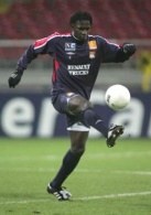 Mahamadou Diarra strzelił jedną z bramek dla OL na Weserstadion /AFP