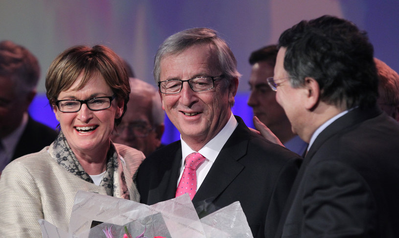 Mairead McGuinness (po lewej), na zdjęciu z Jeanem-Claudem Junckerem /PETER MUHLY / AFP /AFP