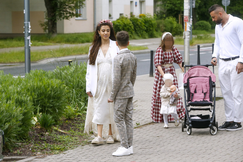 Maja Hyży z dziećmi i ukochanym Konradem /Baranowski Michał  /AKPA