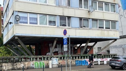 Mają jak najszybciej opuścić mieszkania. Fatalny stan "Trzonolinowca"