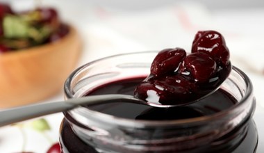Mają mało kalorii i chronią serce. Zapomniany deser z tych owoców działa na skórę jak botoks 