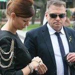 Maja Rutkowski kupiła znicze za kilka tysięcy zł. "Trumna nie ma kieszeni"