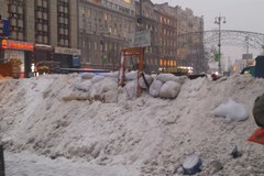 Majdan odbudowuje barykady. Ze śniegu i desek