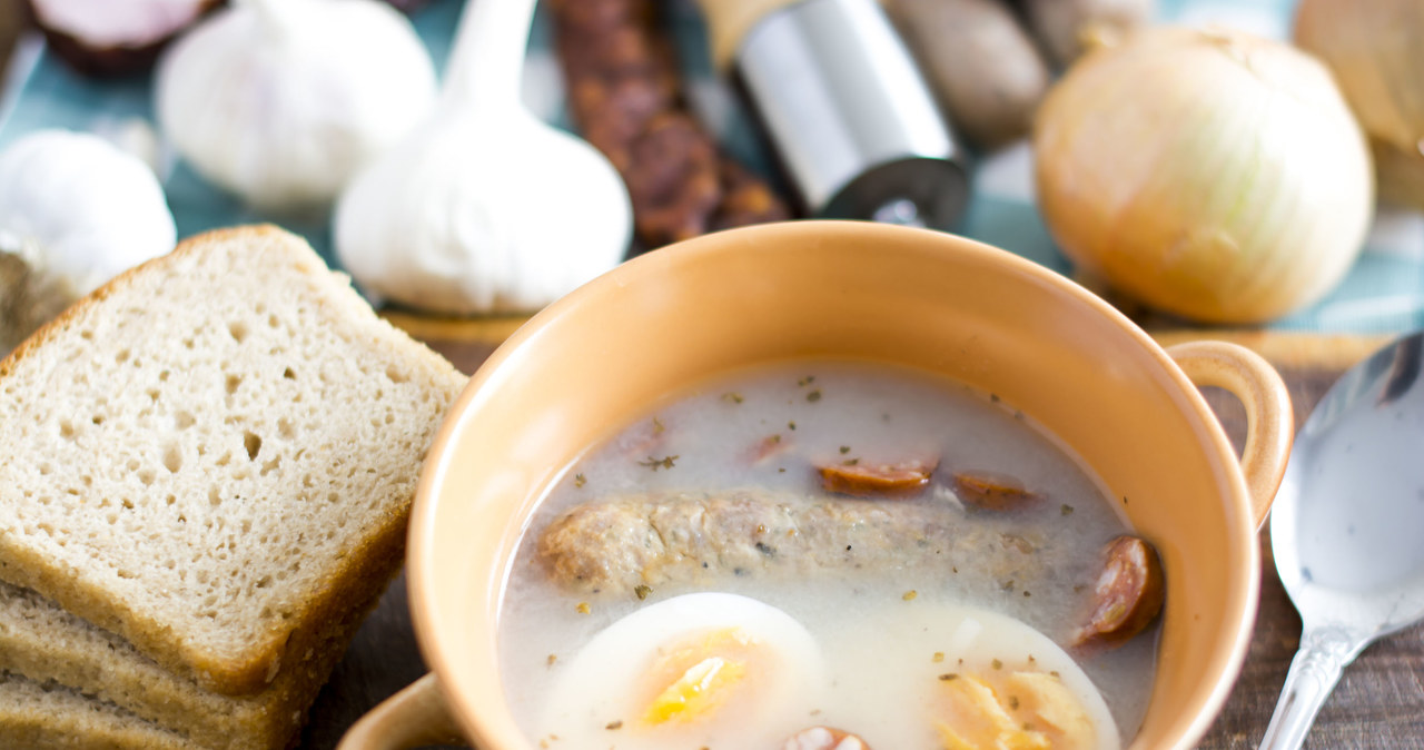 Majeranek doskonale podkreśla aromat żurku, a dodatkowo działa rozkurczowo, łagodząc bóle brzucha oraz wzdęcia. /123RF/PICSEL