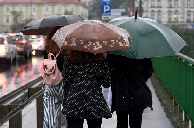 Majówka w całej Polsce zapowiada się... deszczowo /Darek Delmanowicz /PAP