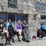 Majówka w Tatrach: Duży ruch na szlakach, zajęte parkingi
