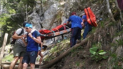 Majówka w Tatrach. TOPR ruszyło na pomoc 26 turystom