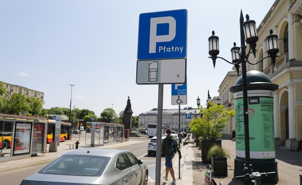 Majówka w Warszawie. Bezpłatne parkingi i transport publiczny 