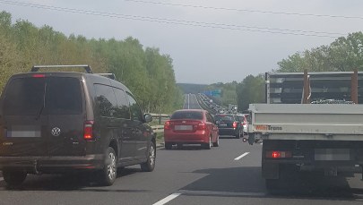 Majówkowe wyjazdy. Korki na autostradzie A1 i drogach na Półwyspie Helskim