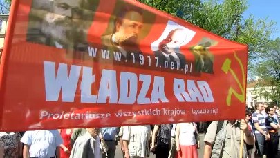 Majówkowy pochód niczym z czasów PRL-u