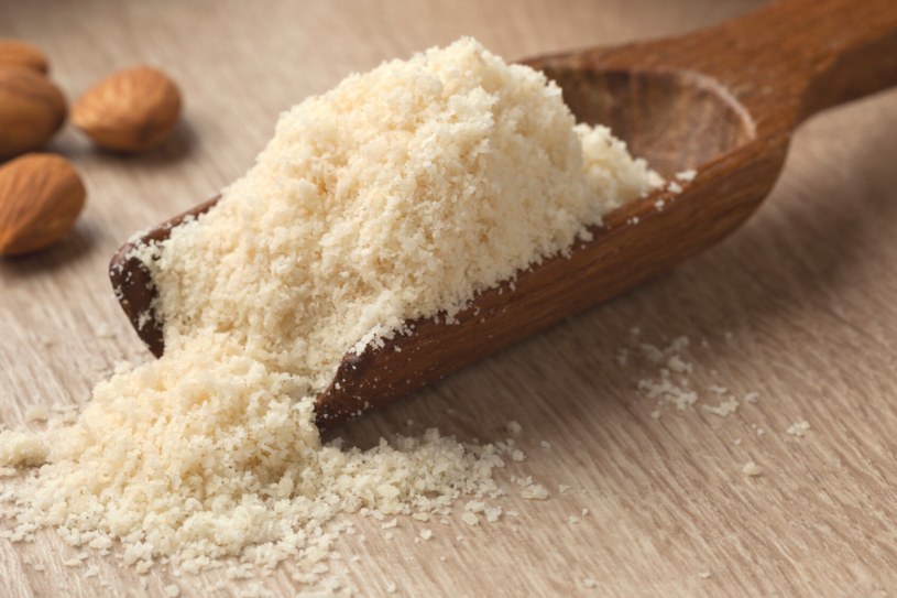 Mąka z migdałów jest najlepszym wyborem dla cukrzyków - ma niski indeks glikemiczny i nie powoduje wahań cukru we krwi /123RF/PICSEL