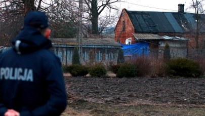 Makabra na Mazowszu. Syn zamordował rodziców, chodził po wsi z zakrwawioną siekierą