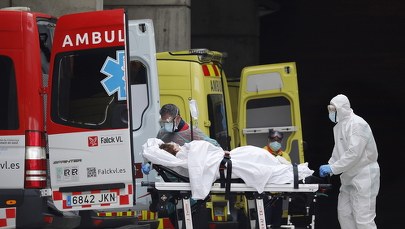 Makabryczne doniesienia z Hiszpanii: Ciała porzuconych seniorów, tymczasowa kostnica na lodowisku