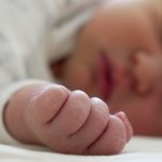 Makabryczne odkrycie. 20-dniowe dziecko zakopane żywcem