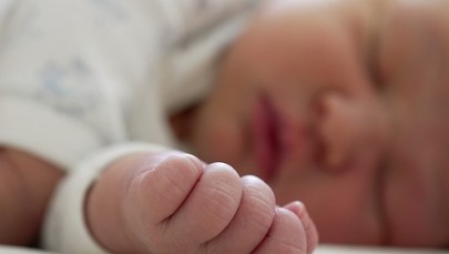 Makabryczne odkrycie. 20-dniowe dziecko zakopane żywcem