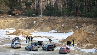 Makabryczne odkrycie w żwirowni. Ludzkie szczątki i fragmenty ubrań