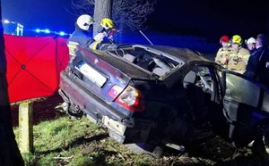 Makabryczny wypadek. "BMW zostało rozerwane na dwie części"