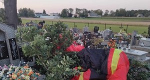 Makabryczny wypadek. Motoparalotniarz spadł na cmentarz, nie przeżył