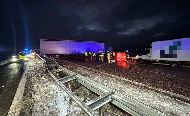 Makabryczny wypadek na S8. Auto wbiło się w ciężarówkę