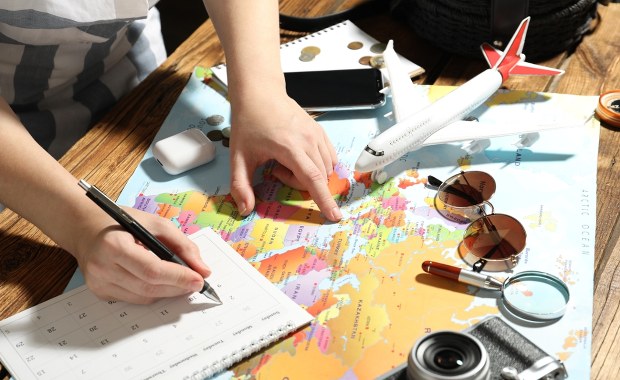 Maksimum wolnego przy minimum wysiłku. Kiedy najlepiej wziąć urlop w 2026 roku?