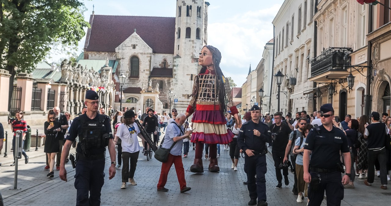 Mała Amal w Krakowie: Przypomniała o losach najmłodszych ofiar wojen