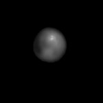 Mała czapa polarna na Plutonie?