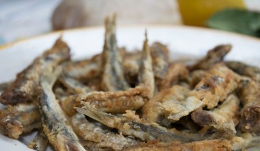 Mała ryba o wielkich właściwościach. Rzadko kupujemy, choć ma ogrom białka i kwasów omega-3