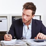 Małe firmy mają miesiąc na przygotowanie papierowych formularzy o zarobkach pracowników