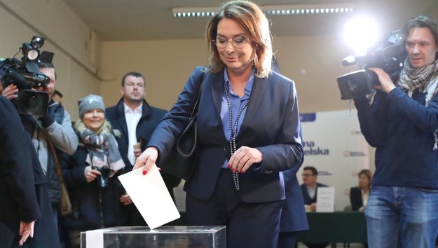 Małgorzata Kidawa-Błońska w czasie głosowania w wyborach na przewodniczącego PO / 	Leszek Szymański    /PAP