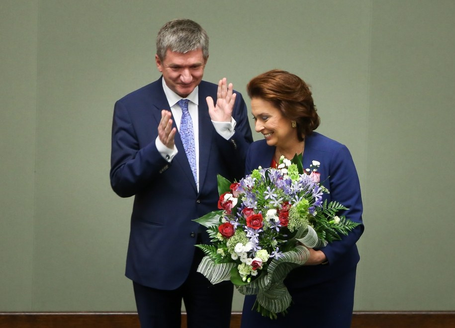 Małgorzata Kidawa-Błońska została wybrana na marszałka Sejmu. Brawo bije jej kontrkandydat Jerzy Wenderlich /Paweł Supernak /PAP