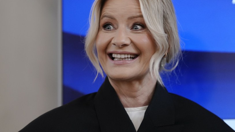 Małgorzata Kożuchowska u Łatwoganga. Odtworzyła kultową scenę w kartonach