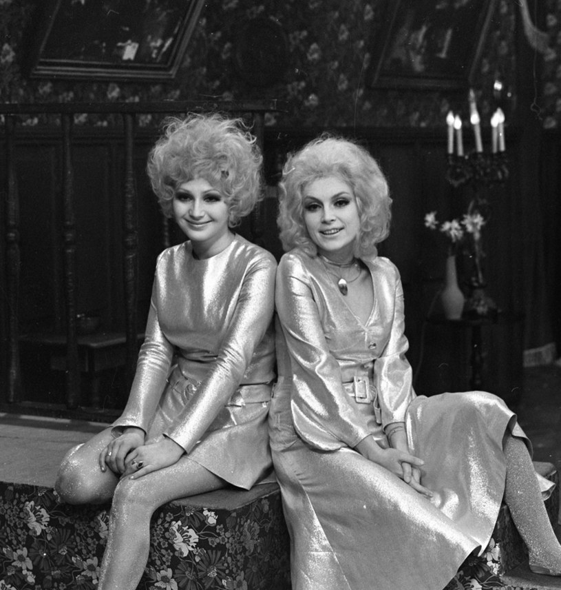 Małgorzata Niemirska i Ewa Wiśniewska w spektaklu Teatru Telewizji "Seans" (1971) /Zygmunt Januszewski/TVP ARCHIWUM /East News
