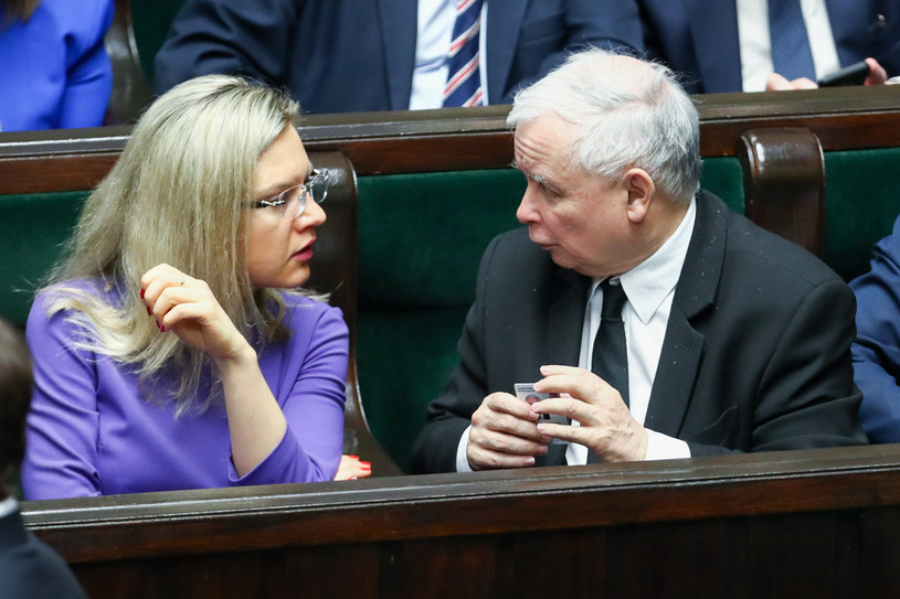 Małgorzata Wassermann w towarzystwie prezesa PiS Jarosława Kaczyńskiego /fot. Andrzej Iwanczuk /Reporter