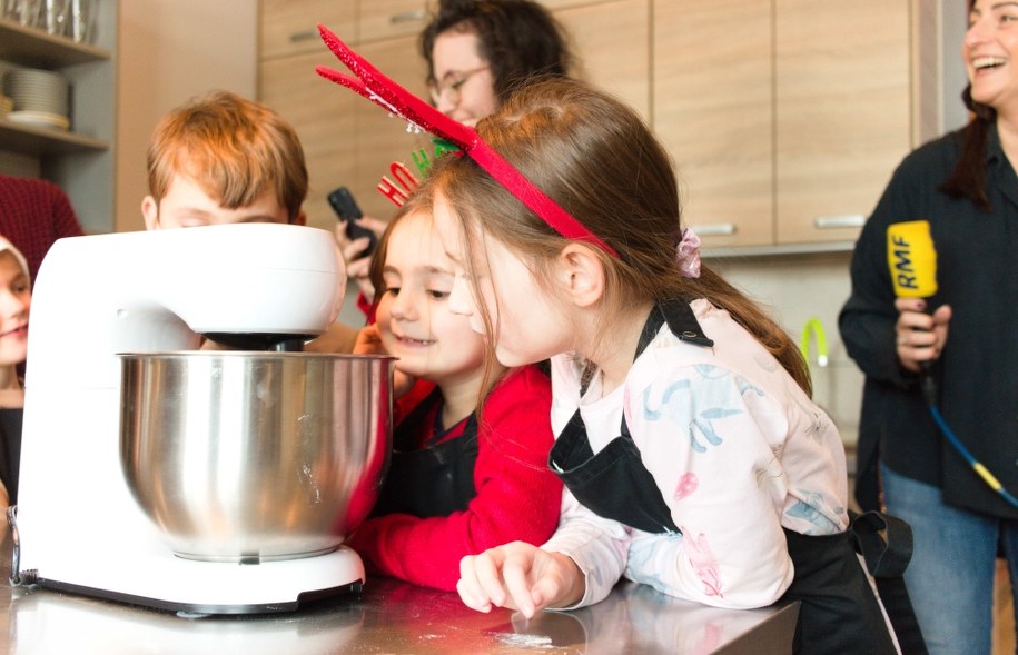 Mali kucharze z uwagą słuchali poleceń "cioci Ani" /Maciej Nycz /RMF FM