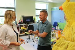 Mali pacjenci z Prokocimia i szpitala Żeromskiego dostali audiobooki od RMF FM