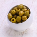 Mało kto lubi, a powinniśmy jeść nawet codziennie dla pięknej cery i włosów. Co kryją w sobie zielone oliwki?