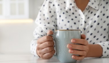 Mało kto pamięta o tym napoju. Pij go codziennie, wątroba szybko ci podziękuje