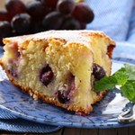 Mało kto piecze ciasto z tymi owocami. Robi się je ekspresowo i tak samo znika z talerza