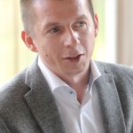 Karol Okrasa Mało kto zna prawdę o małżeństwie Karola Okrasy. Kucharz rzadko mówi o żonie