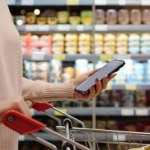 Mało kto zwraca na to uwagę. Sklepy mają swój harmonogram promocji