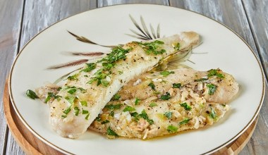 Mało popularna, ale turbo zdrowa ryba z Lidla lub Biedronki. Ma dużo białka i żadnych zanieczyszczeń  